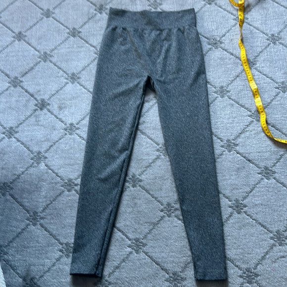 Fit in leggings - Picture 1 of 4